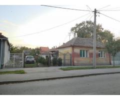 Kuća i gradjevinsko zemljište u centru Požarevca