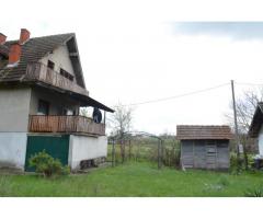 Useljiva kuca sa 6.5 ari placa na 3 etaze u Mionici