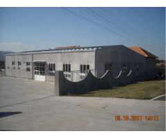 Izdajem halu 1000 m2 plus poslovni prostor 200 m2